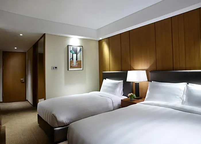 Hotel Lotte Myeongdong 4*