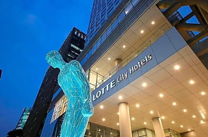 Lotte Myeongdong 4*